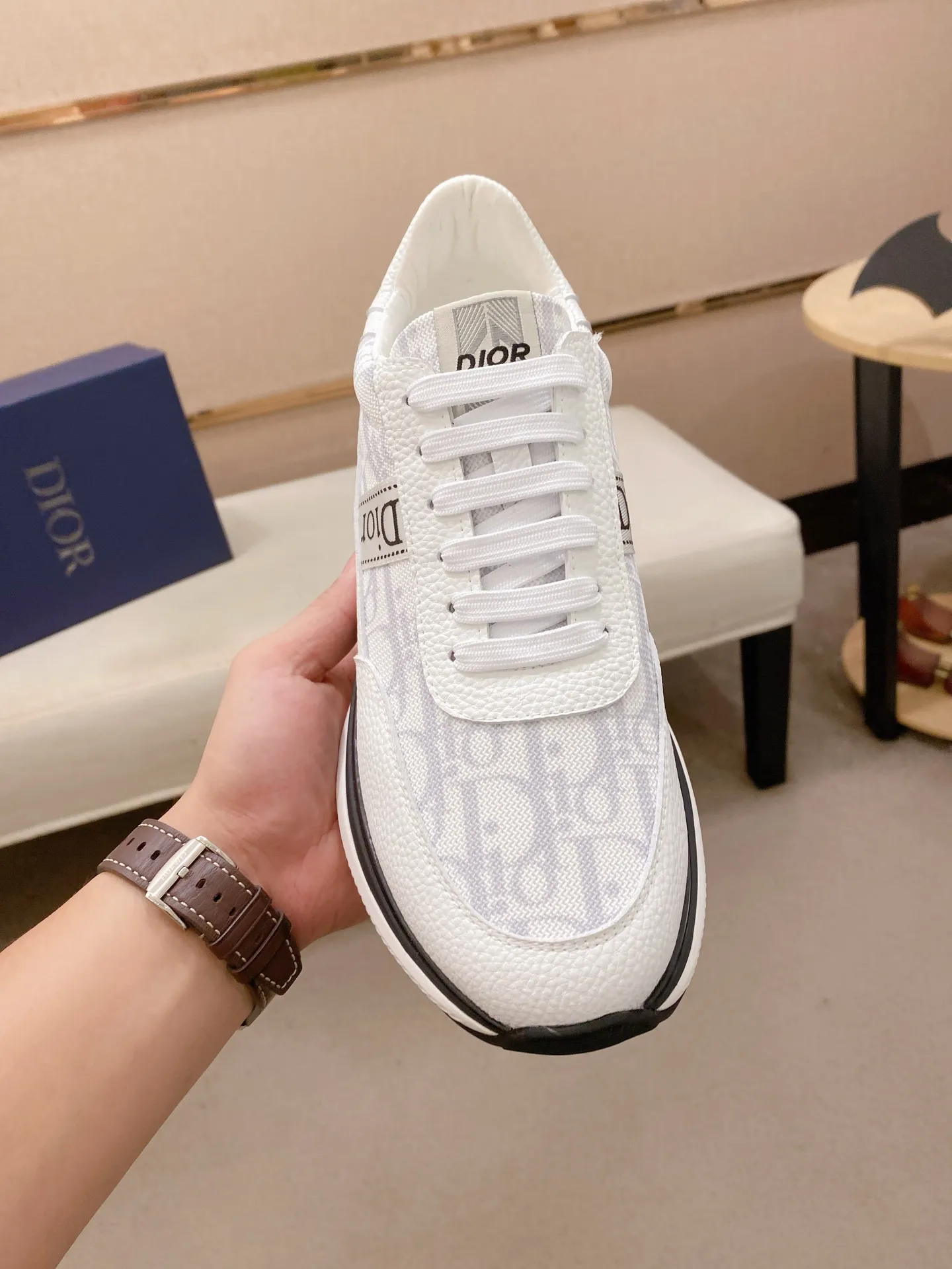 Men's shoes💰 462💰🇮🇹🇮🇹Dior d The new model is on sale at the same time at the counter. The upper 🇮🇹 is imported Italian first-layer cowhide, and the lining is fully imported sheepskin 💪💪. It is a complete 1⃣️ to 1⃣️ replica 🇮🇹💪💪, ⚠ Sole: The original sole is specially provided by the original factory. The exclusive movable molded sole is super comfortable. ⚠Original factory single goods, 🔍🔍high quality, you can enter and leave the counter at will, welcome to compare⚠. Code number:38-44
